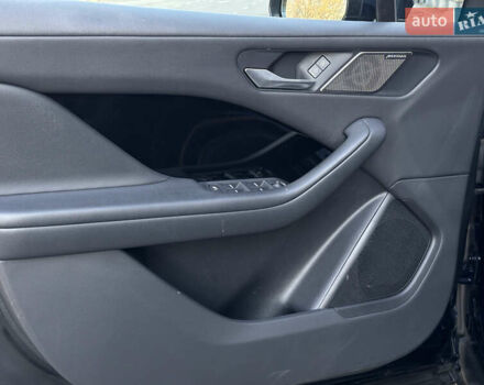 Синий Ягуар I-Pace, объемом двигателя 0 л и пробегом 117 тыс. км за 23500 $, фото 29 на Automoto.ua