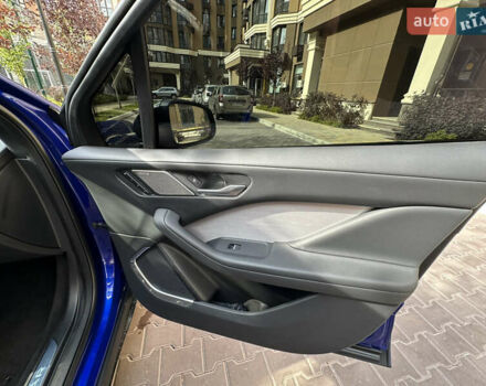 Синий Ягуар I-Pace, объемом двигателя 0 л и пробегом 69 тыс. км за 38900 $, фото 28 на Automoto.ua