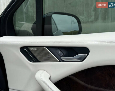 Синий Ягуар I-Pace, объемом двигателя 0 л и пробегом 38 тыс. км за 36320 $, фото 30 на Automoto.ua