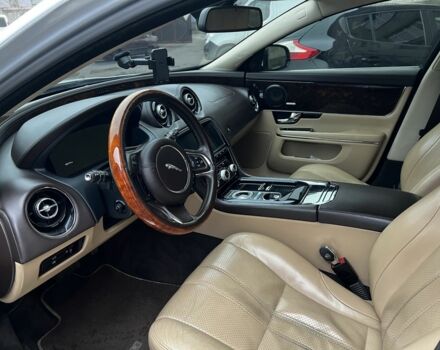 Белый Ягуар XJL, объемом двигателя 3 л и пробегом 100 тыс. км за 17247 $, фото 6 на Automoto.ua