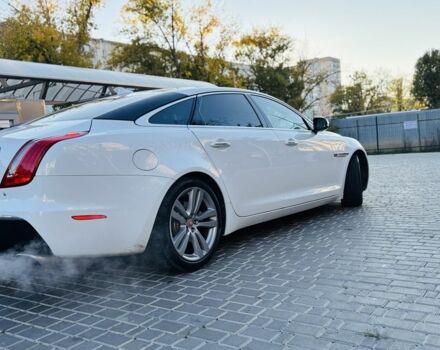 Белый Ягуар XJL, объемом двигателя 3 л и пробегом 133 тыс. км за 21000 $, фото 3 на Automoto.ua