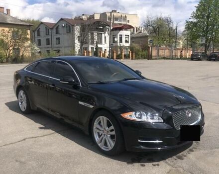 Черный Ягуар XJL, объемом двигателя 3 л и пробегом 110 тыс. км за 20900 $, фото 2 на Automoto.ua