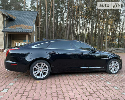 Черный Ягуар XJL, объемом двигателя 3 л и пробегом 137 тыс. км за 23000 $, фото 10 на Automoto.ua