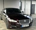 Красный Ягуар XJL, объемом двигателя 5 л и пробегом 170 тыс. км за 13000 $, фото 1 на Automoto.ua