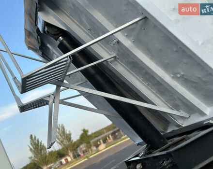 Черный Дженмил НВ, объемом двигателя 0 л и пробегом 111 тыс. км за 10500 $, фото 2 на Automoto.ua