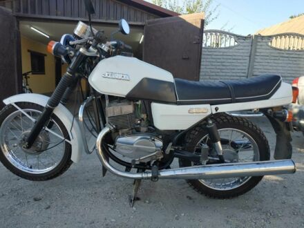 ЯВА Другая 1987 в Запорожье на Automoto.ua Белый ЯВА Другая, объемом двигателя 0.3 л и пробегом 0 тыс. км за 2200 $, фото 1 на Automoto.ua