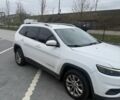 Білий Джип Cherokee, об'ємом двигуна 2.4 л та пробігом 240 тис. км за 15500 $, фото 3 на Automoto.ua