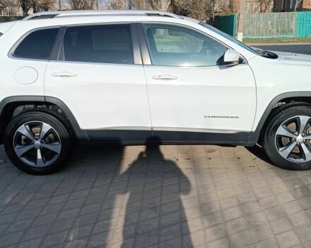 Белый Джип Чероки, объемом двигателя 2 л и пробегом 108 тыс. км за 26020 $, фото 5 на Automoto.ua