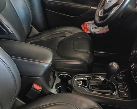 Белый Джип Чероки, объемом двигателя 2 л и пробегом 108 тыс. км за 26020 $, фото 21 на Automoto.ua