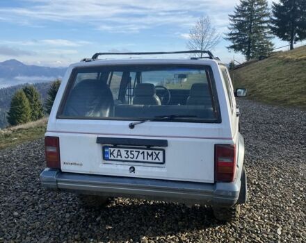 Белый Джип Чероки, объемом двигателя 2.1 л и пробегом 280 тыс. км за 6500 $, фото 2 на Automoto.ua