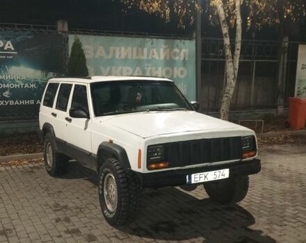 Білий Джип Cherokee, об'ємом двигуна 2.5 л та пробігом 250 тис. км за 2400 $, фото 1 на Automoto.ua