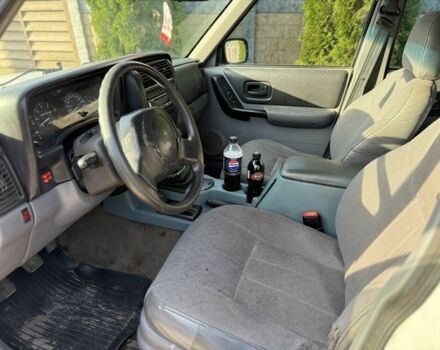 Білий Джип Cherokee, об'ємом двигуна 2.5 л та пробігом 343 тис. км за 2100 $, фото 6 на Automoto.ua