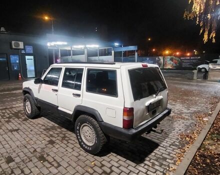 Білий Джип Cherokee, об'ємом двигуна 2.5 л та пробігом 250 тис. км за 2400 $, фото 4 на Automoto.ua