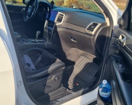 Белый Джип Чероки, объемом двигателя 3 л и пробегом 255 тыс. км за 16500 $, фото 3 на Automoto.ua