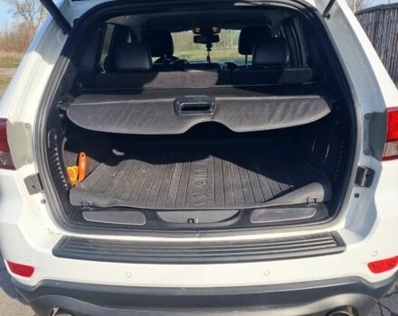 Белый Джип Чероки, объемом двигателя 3 л и пробегом 255 тыс. км за 16500 $, фото 4 на Automoto.ua