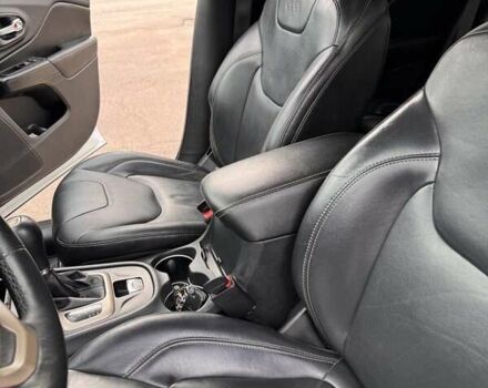 Білий Джип Cherokee, об'ємом двигуна 2.4 л та пробігом 220 тис. км за 13000 $, фото 7 на Automoto.ua