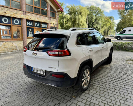 Белый Джип Чероки, объемом двигателя 2.36 л и пробегом 220 тыс. км за 12000 $, фото 5 на Automoto.ua