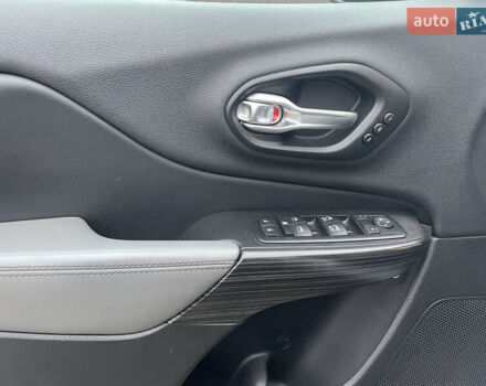 Белый Джип Чероки, объемом двигателя 2.4 л и пробегом 190 тыс. км за 12999 $, фото 30 на Automoto.ua