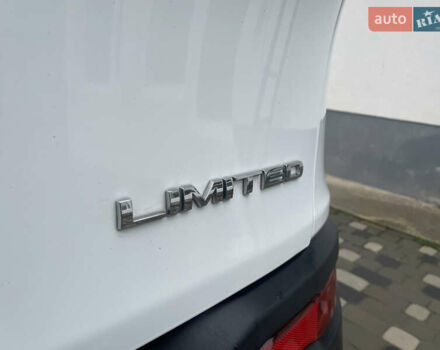 Белый Джип Чероки, объемом двигателя 2.4 л и пробегом 190 тыс. км за 12999 $, фото 25 на Automoto.ua