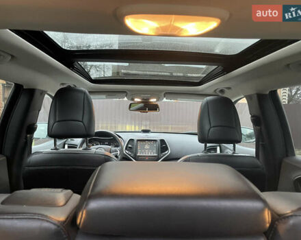 Белый Джип Чероки, объемом двигателя 2.4 л и пробегом 190 тыс. км за 12999 $, фото 57 на Automoto.ua