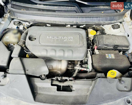 Белый Джип Чероки, объемом двигателя 2.36 л и пробегом 220 тыс. км за 12000 $, фото 10 на Automoto.ua