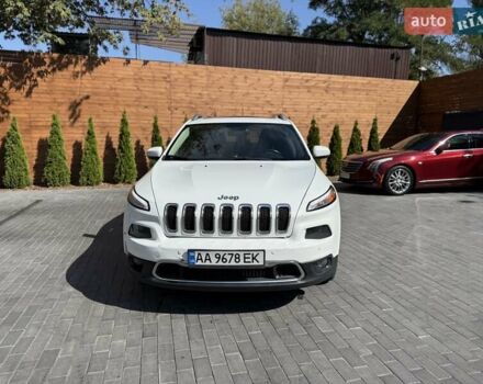 Джип Чероки 2013 в Киеве на Automoto.ua Белый Джип Чероки, объемом двигателя 2.36 л и пробегом 185 тыс. км за 12900 $, фото 2 на Automoto.ua