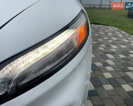 Белый Джип Чероки, объемом двигателя 2.4 л и пробегом 190 тыс. км за 12999 $, фото 19 на Automoto.ua