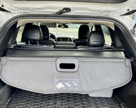 Белый Джип Чероки, объемом двигателя 2.36 л и пробегом 220 тыс. км за 12000 $, фото 25 на Automoto.ua