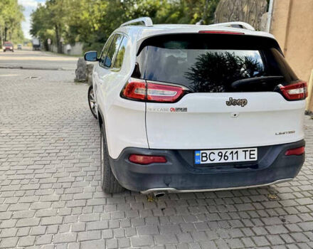 Белый Джип Чероки, объемом двигателя 2.36 л и пробегом 220 тыс. км за 12000 $, фото 4 на Automoto.ua