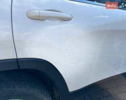 Белый Джип Чероки, объемом двигателя 2.36 л и пробегом 220 тыс. км за 12000 $, фото 26 на Automoto.ua