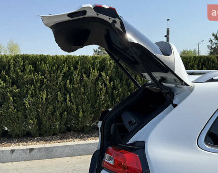 Джип Чероки 2014 в Днепре (Днепропетровске) на Automoto.ua Белый Джип Чероки, объемом двигателя 2.36 л и пробегом 359 тыс. км за 13300 $, фото 26 на Automoto.ua