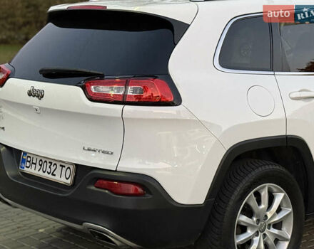 Білий Джип Cherokee, об'ємом двигуна 3.2 л та пробігом 135 тис. км за 12300 $, фото 9 на Automoto.ua