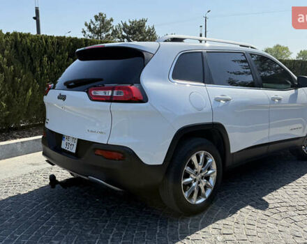 Джип Чероки 2014 в Днепре (Днепропетровске) на Automoto.ua Белый Джип Чероки, объемом двигателя 2.36 л и пробегом 359 тыс. км за 13300 $, фото 3 на Automoto.ua