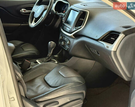 Білий Джип Cherokee, об'ємом двигуна 3.2 л та пробігом 135 тис. км за 12300 $, фото 27 на Automoto.ua