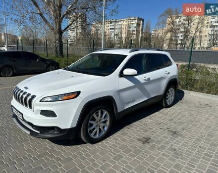 Белый Джип Чероки, объемом двигателя 2.36 л и пробегом 295 тыс. км за 13000 $, фото 2 на Automoto.ua