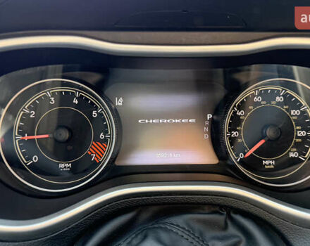 Джип Чероки 2014 в Днепре (Днепропетровске) на Automoto.ua Белый Джип Чероки, объемом двигателя 2.36 л и пробегом 359 тыс. км за 13300 $, фото 13 на Automoto.ua