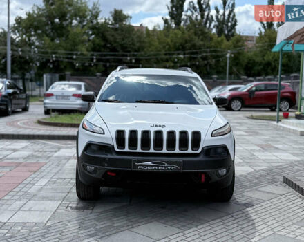 Білий Джип Cherokee, об'ємом двигуна 2.36 л та пробігом 205 тис. км за 12000 $, фото 4 на Automoto.ua