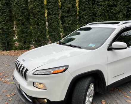 Джип Чероки 2014 в Шепетовке на Automoto.ua Белый Джип Чероки, объемом двигателя 2.36 л и пробегом 220 тыс. км за 10300 $, фото 5 на Automoto.ua