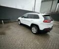 Білий Джип Cherokee, об'ємом двигуна 2.36 л та пробігом 190 тис. км за 10000 $, фото 3 на Automoto.ua