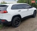 Білий Джип Cherokee, об'ємом двигуна 2.36 л та пробігом 293 тис. км за 10900 $, фото 1 на Automoto.ua