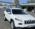 Белый Джип Чероки, объемом двигателя 2.36 л и пробегом 192 тыс. км за 12000 $, фото 1 на Automoto.ua