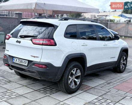 Білий Джип Cherokee, об'ємом двигуна 2.36 л та пробігом 205 тис. км за 12000 $, фото 11 на Automoto.ua