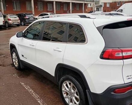 Белый Джип Чероки, объемом двигателя 2.36 л и пробегом 304 тыс. км за 11200 $, фото 3 на Automoto.ua