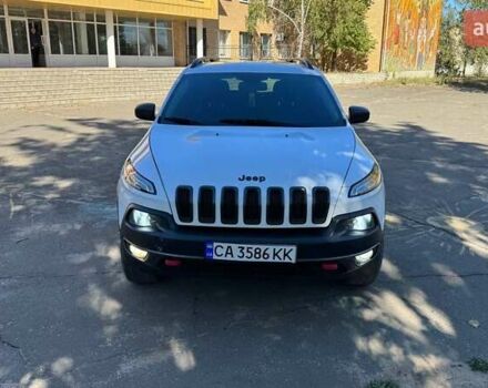 Белый Джип Чероки, объемом двигателя 2.36 л и пробегом 235 тыс. км за 13800 $, фото 1 на Automoto.ua