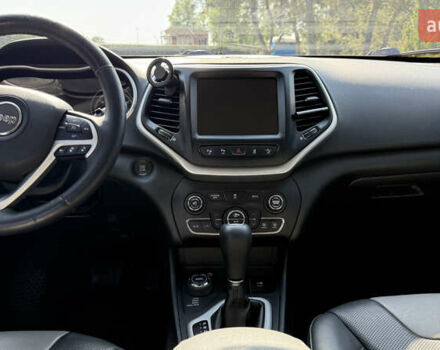 Джип Чероки 2014 в Днепре (Днепропетровске) на Automoto.ua Белый Джип Чероки, объемом двигателя 2.36 л и пробегом 359 тыс. км за 13300 $, фото 27 на Automoto.ua