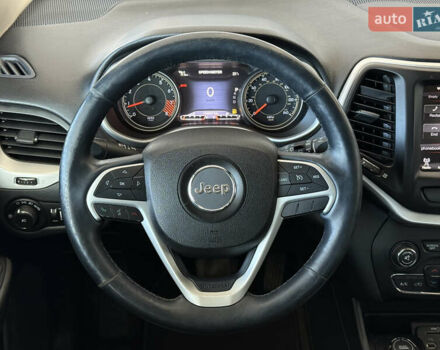 Білий Джип Cherokee, об'ємом двигуна 3.2 л та пробігом 135 тис. км за 12300 $, фото 11 на Automoto.ua