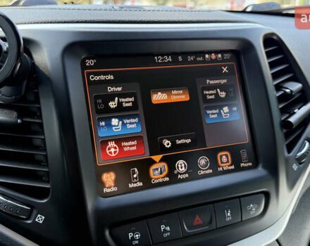 Джип Чероки 2014 в Днепре (Днепропетровске) на Automoto.ua Белый Джип Чероки, объемом двигателя 2.36 л и пробегом 359 тыс. км за 13300 $, фото 33 на Automoto.ua