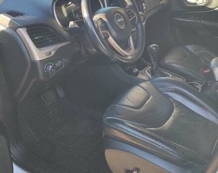 Джип Чероки 2014 в Прилуках на Automoto.ua Белый Джип Чероки, объемом двигателя 2.36 л и пробегом 98 тыс. км за 16000 $, фото 6 на Automoto.ua