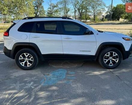 Белый Джип Чероки, объемом двигателя 2.36 л и пробегом 235 тыс. км за 13800 $, фото 5 на Automoto.ua