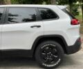Джип Чероки 2014 в Киеве на Automoto.ua Белый Джип Чероки, объемом двигателя 2.4 л и пробегом 290 тыс. км за 12490 $, фото 9 на Automoto.ua